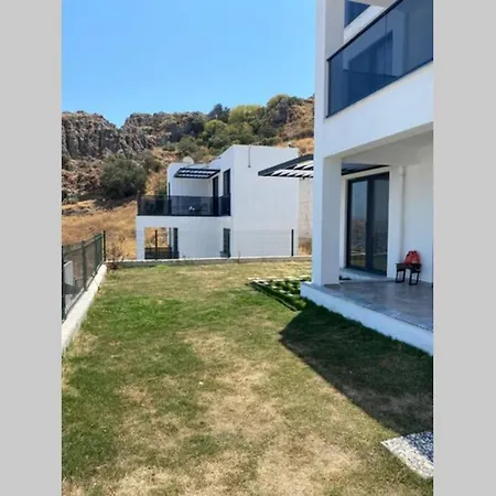 Newly Furnished Private In Gundogan 度假居 博德鲁姆