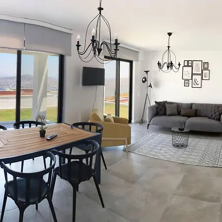 Newly Furnished Private In Gundogan 度假居 博德鲁姆
